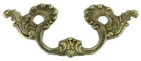 Ручка-скоба, 'Louis XV' 136х54мм, 64мм, латунь пат., под винт,