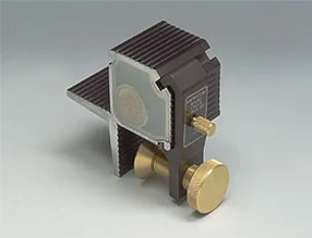 Стусло Veritas Right-Angle Saw Guide, для прямых шипов, магнитное